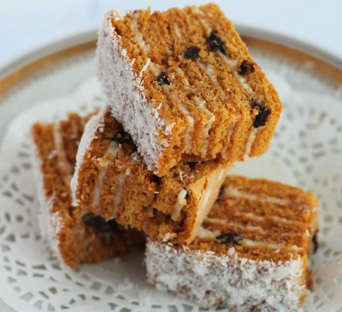Honeydew with prunes and nuts