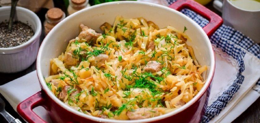 Капуста з м'ясом по-селянськи, рецепт приготування