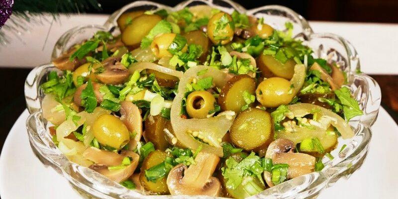 Закусочний салат без майонезу, рецепт приготування