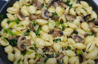 Макарони з грибами на сковороді - рецепт приготування
