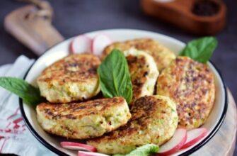 Котлети з кабачків, картоплі і курки - рецепт приготування