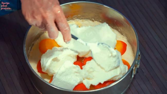 Pisochnyi-pyrih-krok-chotyry Літній пісочний пиріг з яскравими абрикосами