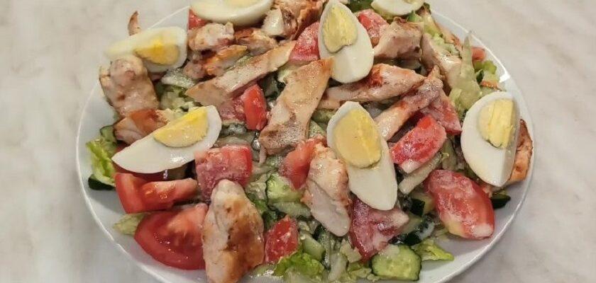 Салат з пекінської капусти і куркою - рецепт приготування