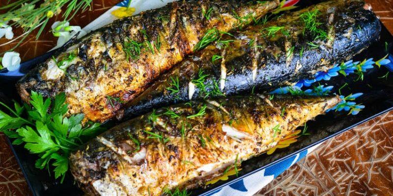 Скумбрія запечена на мангалі - рецепт приготування