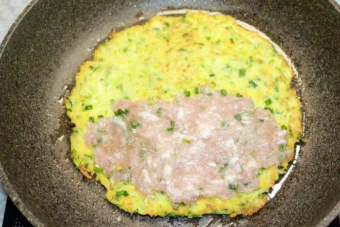 Pryhotuvannia-cheburekiv-krok-4 Що я готую, коли чоловік влітку просить чебуреки, виходить простіше, смачніше і корисніше