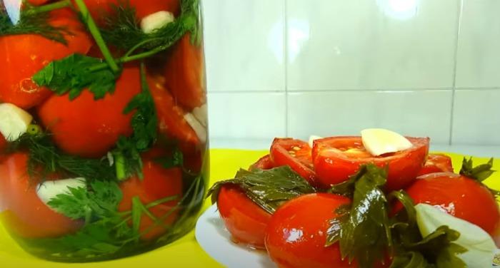Marynovani-pomidory-v-bantsi Мариновані помідори: неможливо відірватися. Швидка і дуже смачна закуска