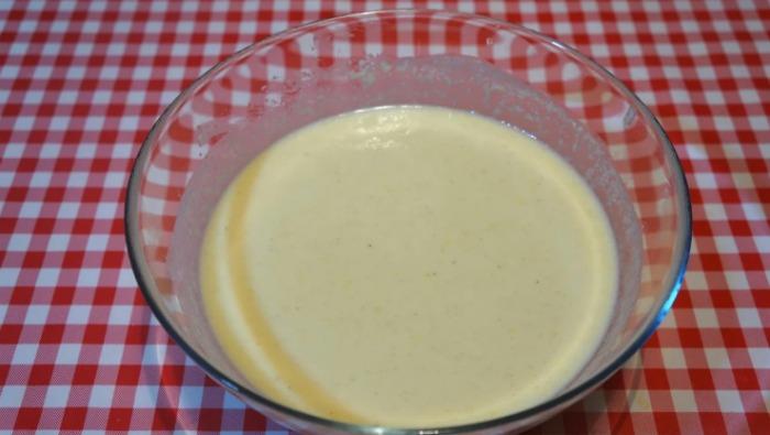 4-10 Пиріг без борошна з манкою і молоком на сковороді