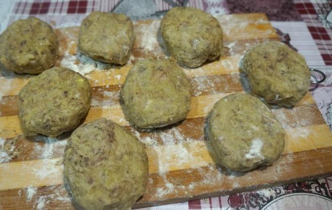 4-9 Котлети з рибних консервів і картоплі