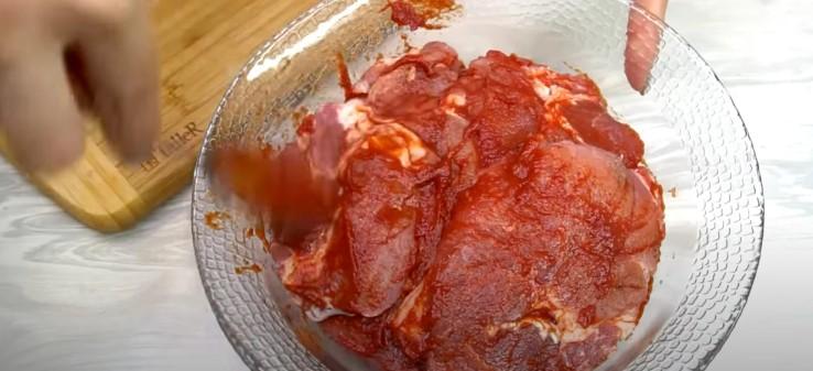 3-12 М'ясо мариную в томатній пасті і запікаю в духовці: мій улюблений варіант