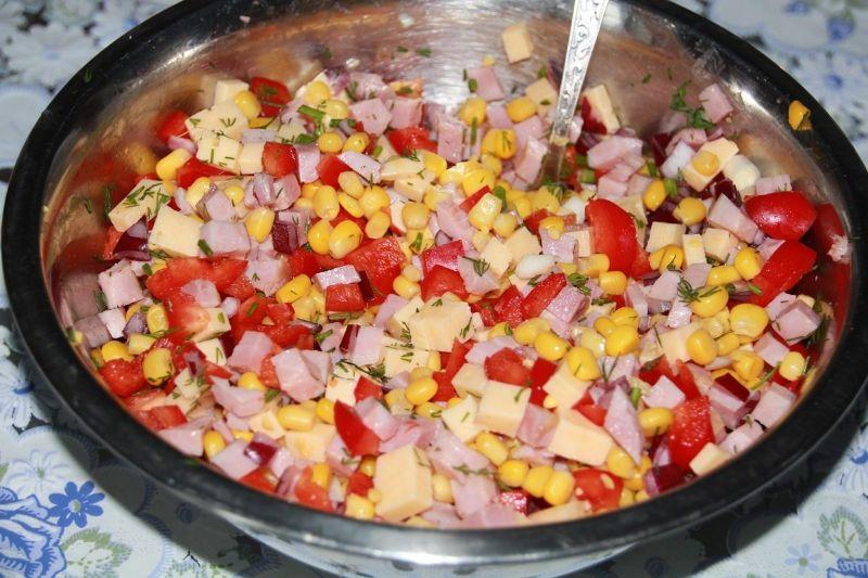 2-39 Салат з млинцями і шинкою