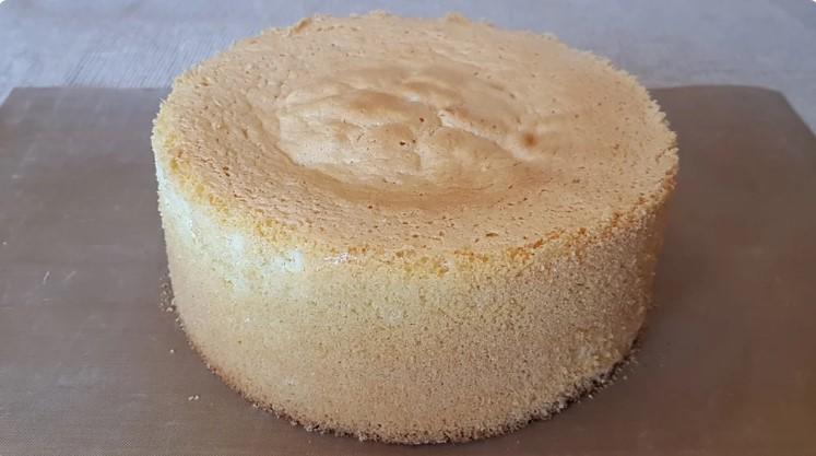 Povitrianyi-biskvit-dlia-torta Торт Ніжність. Дуже ніжний і повітряний бісквітний торт