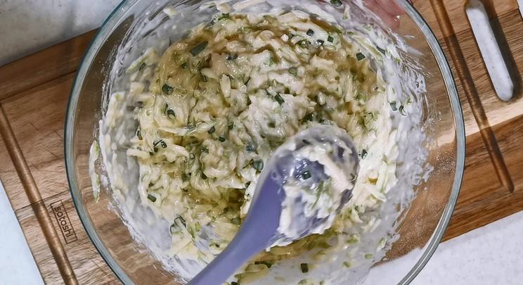 3 Готую м'які коржі з кабачками на сніданок і для перекусу