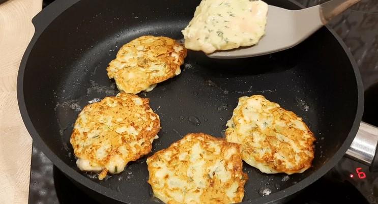 9 Кабачкові оладки з куркою. По-домашньому смачно і просто!