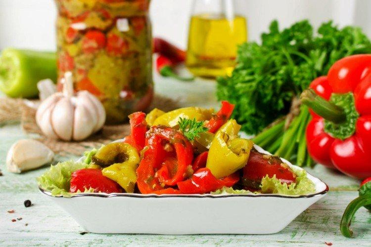 13-2 20 кращих рецептів салатів з солодкого перцю на зиму