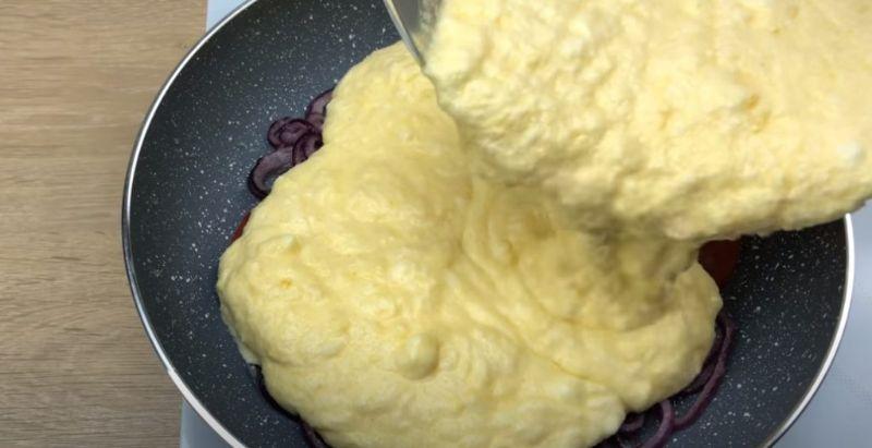 5-27 Просто змішайте сир з яйцями і посмажте на сковорідці. Новий рецепт омлету