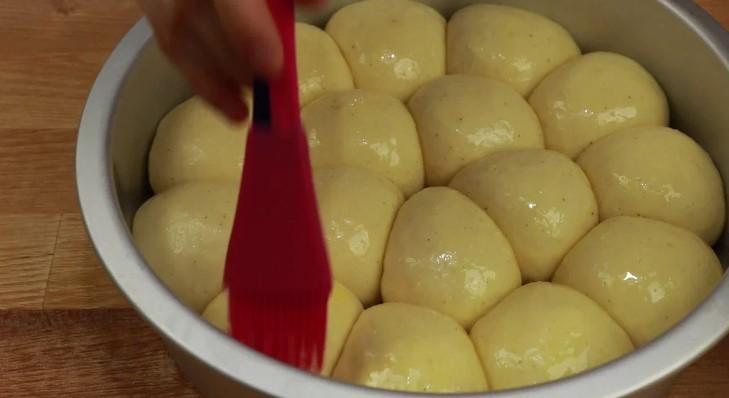 12-2 Здобні булочки "Весела сім'я" або розбірний пиріг