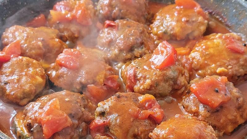 187 Смачні кабачки з фаршем: овочі не прісні завдяки соусу